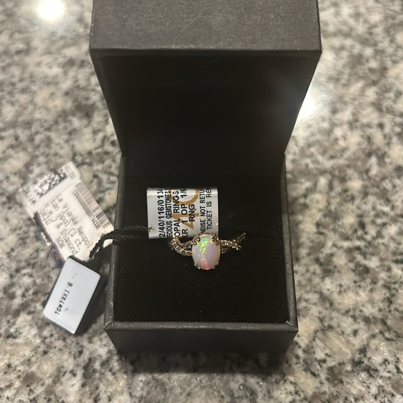 LE VIAN “Neopolitan Opal & Diamond Twist Ring in 14k Rose Gold” Size 7 - Picture 5 of 10